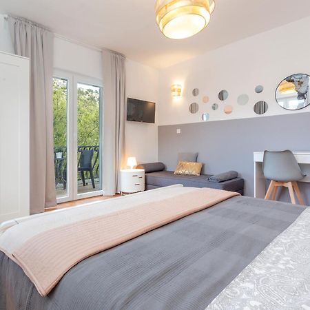 Mamma Mia Apartments-City Center Χβαρ Εξωτερικό φωτογραφία