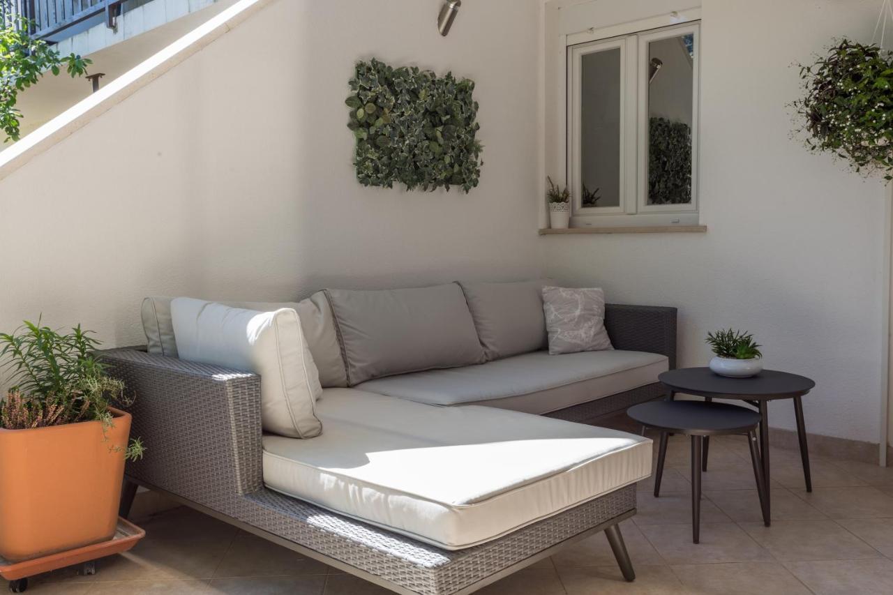 Mamma Mia Apartments-City Center Χβαρ Εξωτερικό φωτογραφία