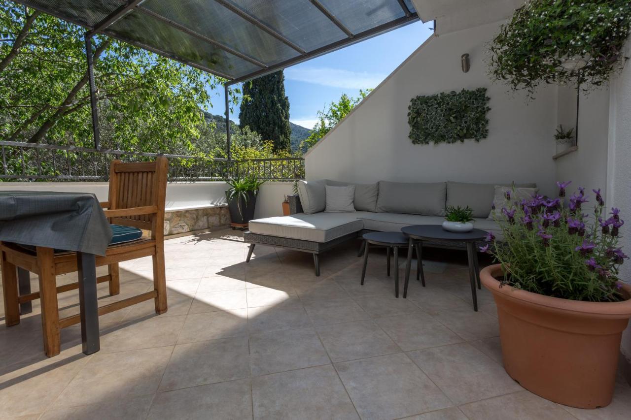 Mamma Mia Apartments-City Center Χβαρ Εξωτερικό φωτογραφία