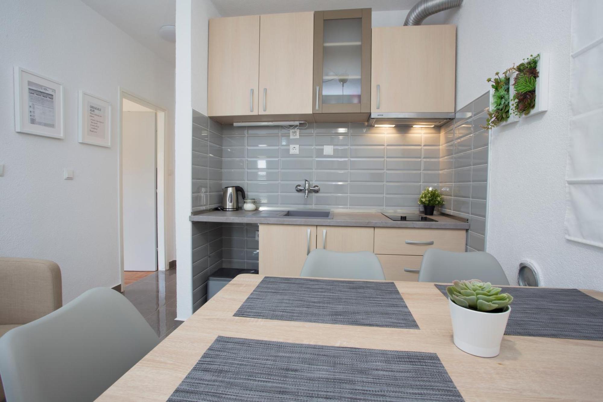 Mamma Mia Apartments-City Center Χβαρ Εξωτερικό φωτογραφία