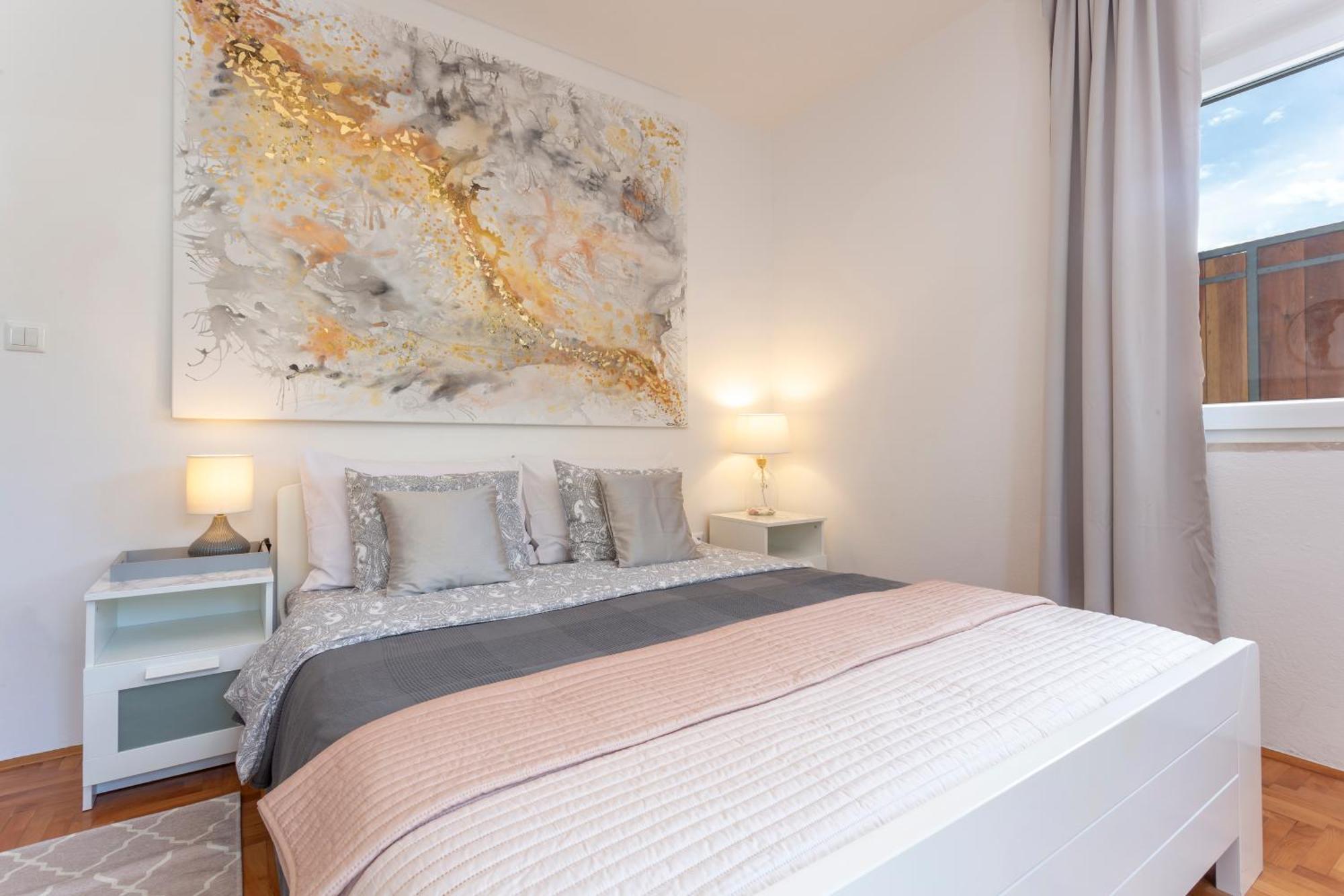 Mamma Mia Apartments-City Center Χβαρ Εξωτερικό φωτογραφία
