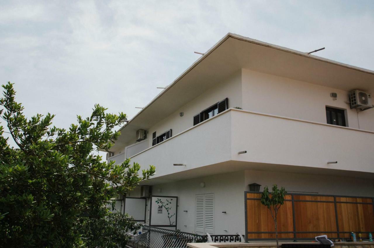 Mamma Mia Apartments-City Center Χβαρ Εξωτερικό φωτογραφία